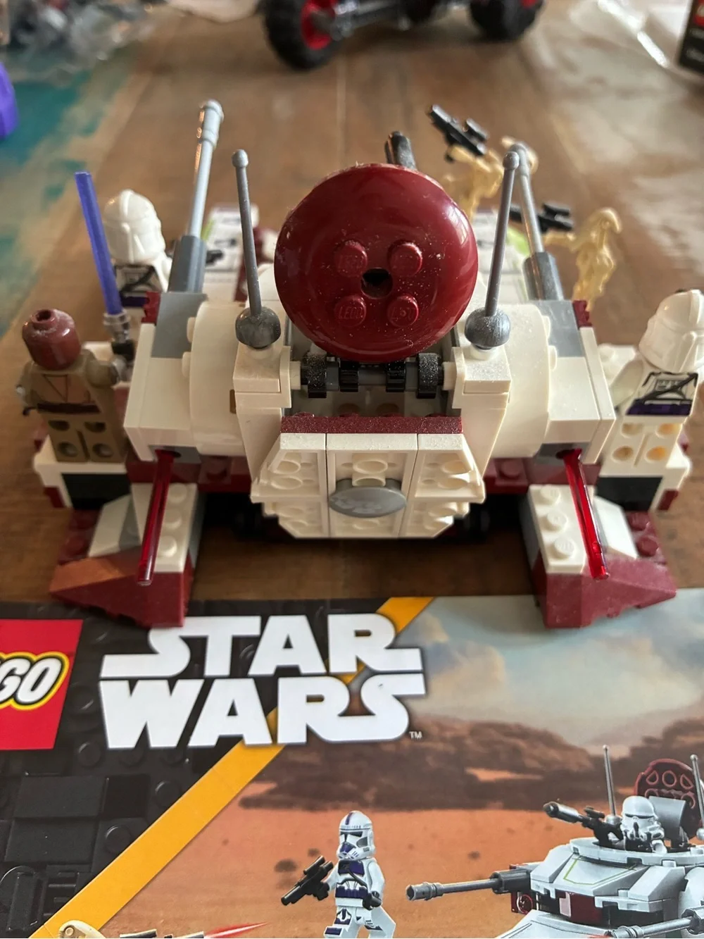 CompleteLEGO Star Wars: Republic Fighter Tank (75342) 6 MINIFIGURES; MACE WINDU